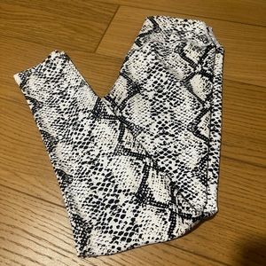 Balance Athletica Legging Kingdom Collection aka Vitality